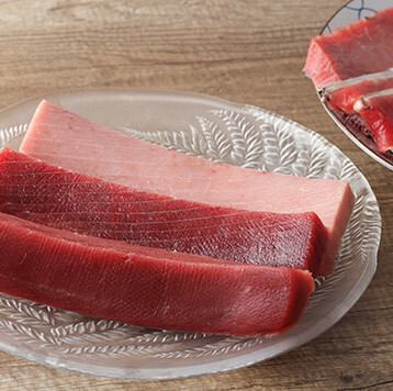 新鮮なマグロやおばんざいを希少な日本酒と共に堪能