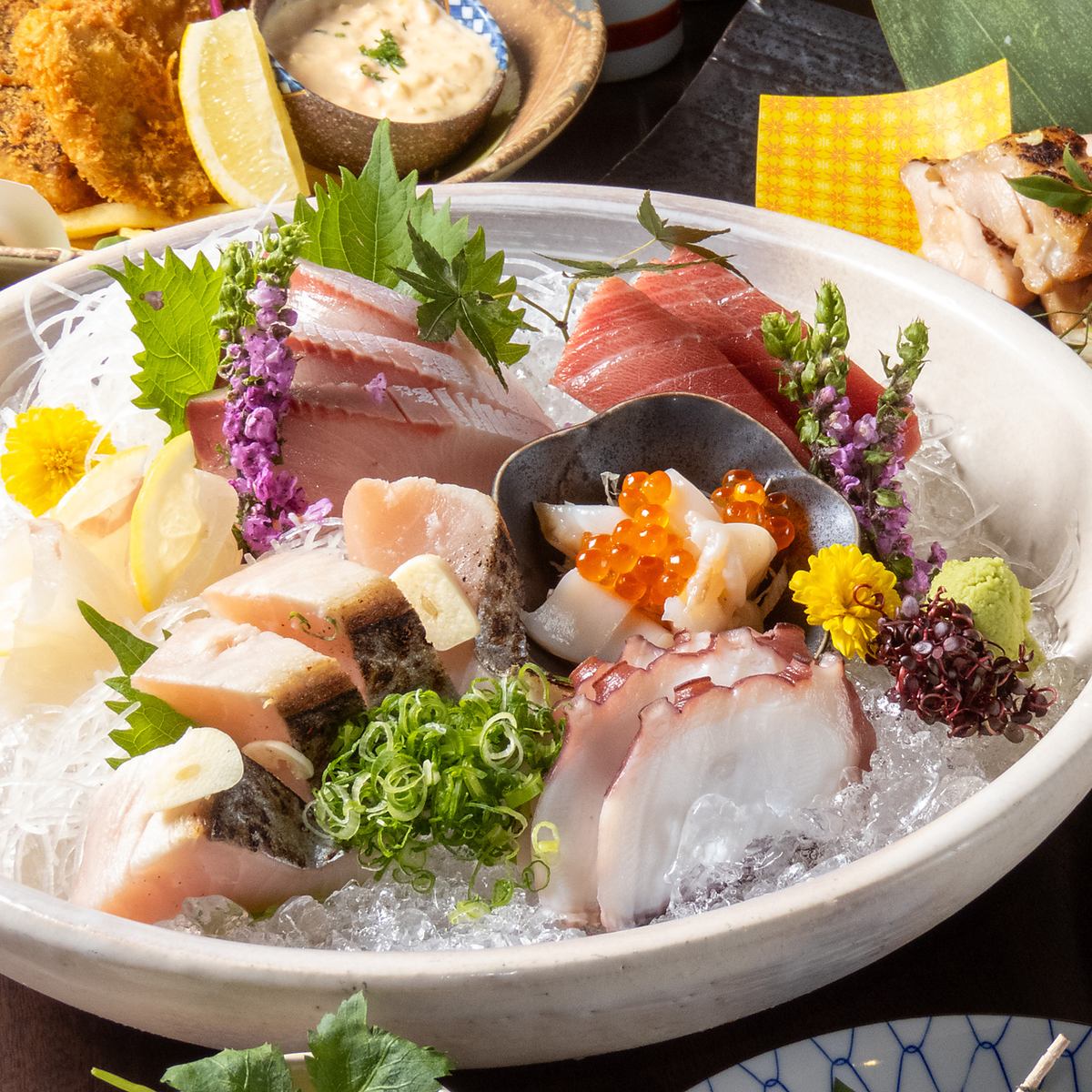 从冈山站步行5分钟！“Uorohachi”是一家可以享受超值美食和饮料，还可以无限畅饮的居酒屋！