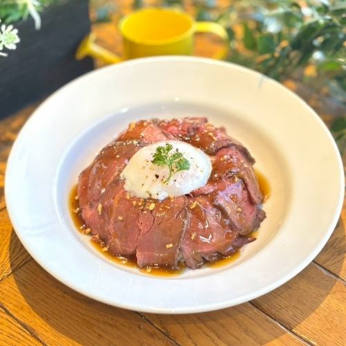 トリュフソース　ローストビーフ丼