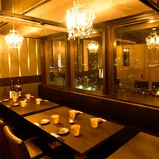 提供包廂♪ 最多可容納30人◎ 在我們寬敞舒適的座位上放鬆身心♪ *本店與姐妹店合營。 *允許吸煙（僅限包廂及指定吸煙區）。 （可使用紙質香菸。）