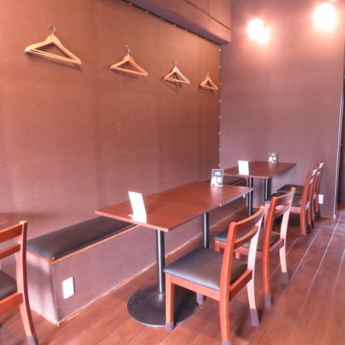 【貸切 20×1 (禁煙)】最小14名～最大20名まで宴会貸切が可能。自慢の炭火焼きや海鮮料理を囲み、皆様で乾杯♪会社宴会や打ち上げなど、周りを気にせず一体感あるプライベートなパーティーをお楽しみいただけます。人数やご予算、お料理内容などもお気軽にご相談ください！