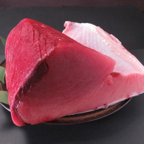 市場直送の鮮魚と、毎日1本1本手仕込みの炭火串焼き◎