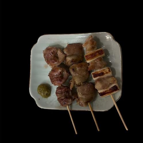 鶏串焼き３本盛り合わせ