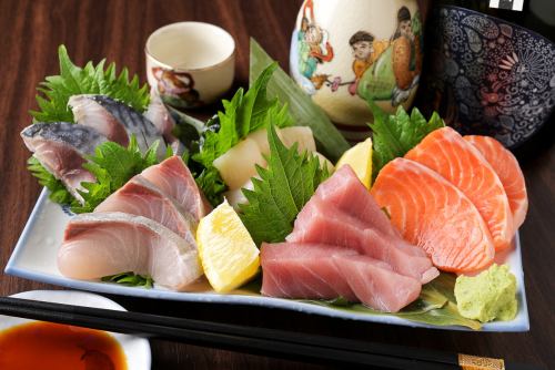 【◆店主厳選◆】店主が毎朝厳選！その日の旬を贅沢に盛り込んだ季節感じる「刺身5種盛りあわせ」