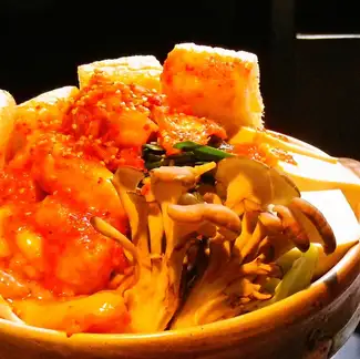 牛ホルモンのキムチチゲ鍋