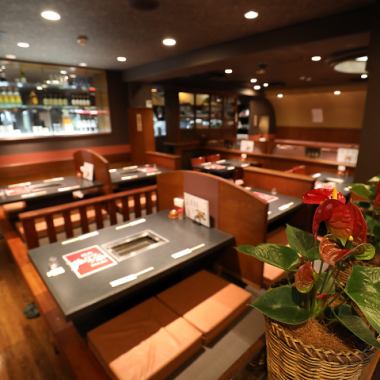 The inside of the restaurant is spacious and open and can be reserved for up to 70 people! All seats are equipped with smokeless roasters so you can enjoy your meal without worrying about the smell of smoke ◎ Bibimbap We have various side menus centered on Korean food such as bowser and gomguk soup, so please use it at banquets.