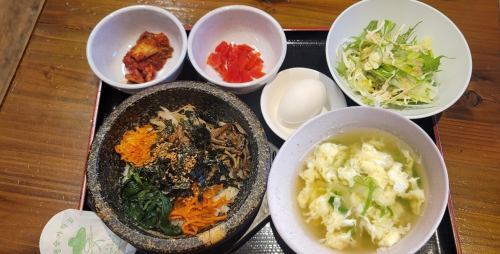 Stone-grilled bibimbap set meal