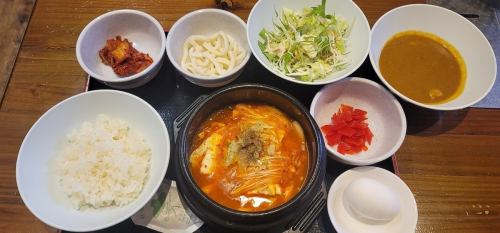 Sundubu jjigae set meal