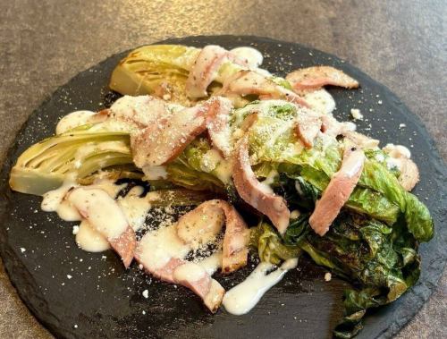 焼き！ロメインレタスと合鴨のシーザーサラダ