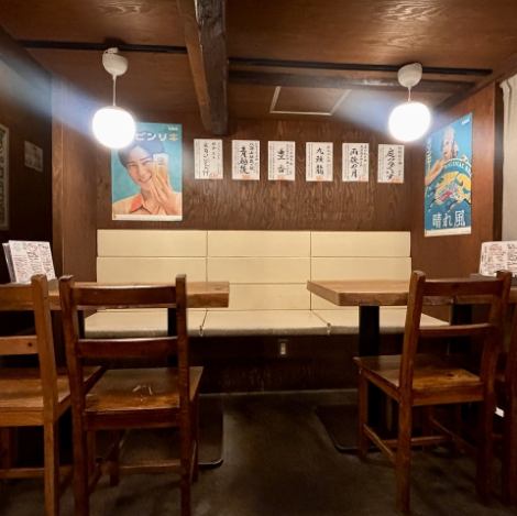 あかるくにぎやかな店内はテーブル間も広めで、多様なシーンで利用しやすいです！