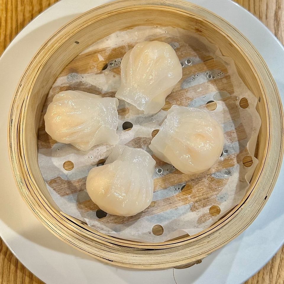 東三国駅からほど近くに位置する中華居酒屋！飲み放題コースでワイワイ宴会！