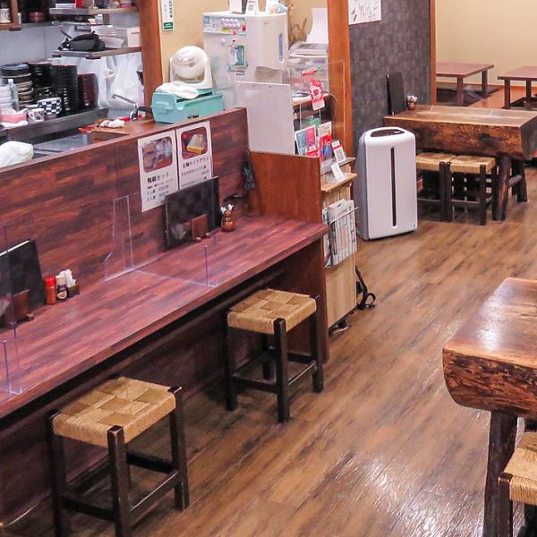 [Our counter seats are fully equipped with outlets!] If you need to charge your mobile phone, please feel free to contact us ♪ Also, it is easy for you to come to the store by yourself! Feel free to visit us anytime. Please come ♪