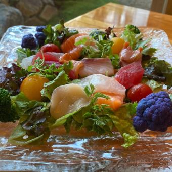 Vegetable seafood salad