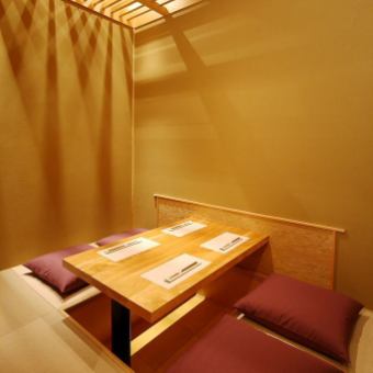 [Chidori] A completely private room with a sunken kotatsu table that can be used by 2 to 4 people.It is ideal for various occasions such as girls-only gatherings, banquets, dinner parties, and entertainment.Please feel free to ask us for a preview in advance.