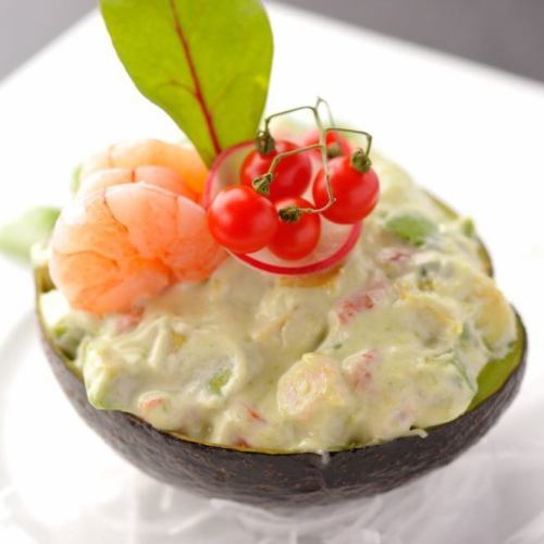 Avocado and shrimp mayonnaise salad