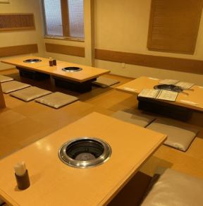 4名様掛けのテーブル席は、会社の同僚との飲み会や、気の合う仲間との食事会にもぴったりです。美味しいお料理を囲んで、思い出に残る楽しい時間をお過ごしいただけます。和やかな雰囲気の中、会話も弾みますよ♪