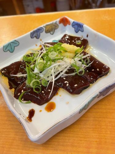 由于反响热烈，我们再次进行推广！

鱼津烤肉桃园的珍稀樱桃肝刺身每天都非常受欢迎。

这道菜非常受欢迎，几乎每桌客人从第一天起就都点了。

我们收到了很多积极的评价，例如“我以前从未吃过这样的生肝”和“气味完全不同”。

新鲜马肝经过精心处理，

我们自制的特制酱料和调味品，造就了入口即化的美味。

请您到访时先体验一下。

由于数量有限，请尽早订购。

📍鱼津烧肉桃园店

#樱花肝刺身 #马肝刺身 #鱼津烤肉 #鱼津美食 #多摩园 #富山美食