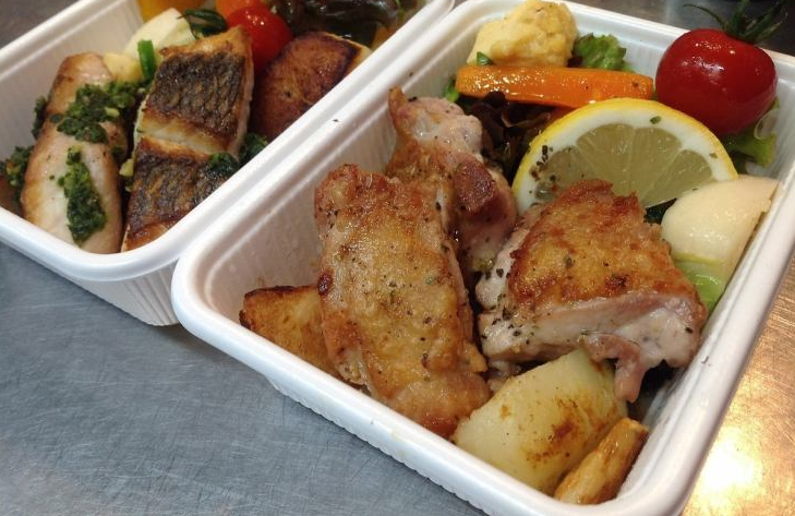 テイクアウトもご用意しております♪予めお電話でご予約いただけると、スムーズにご案内できます！