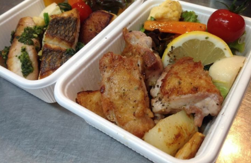 テイクアウトもご用意しております♪予めお電話でご予約いただけると、スムーズにご案内できます！