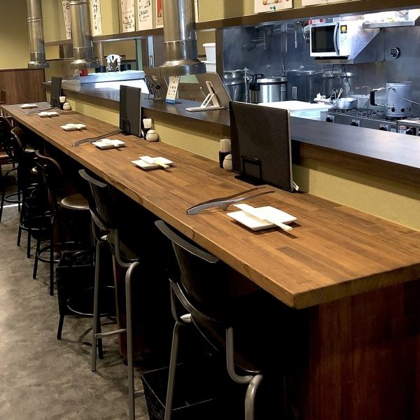 [Counter seats] [Also suitable for one person] [On the way home from work] There are 6 counter seats, so one person is also welcome! You can enjoy yakiniku alone in a casual atmosphere.
