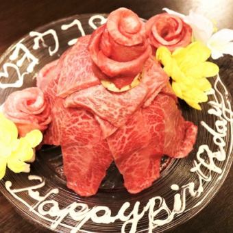 【誕生日＆記念日のサプライズに】特製肉ケーキ◇花火＆メッセージ付き
