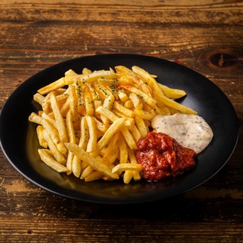 超大份薯條配Ezo鹿肉醬和全麥芥末蛋黃醬