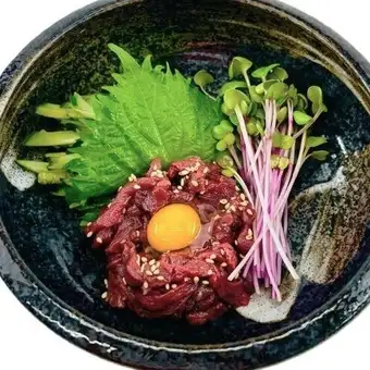 馬刺しユッケ