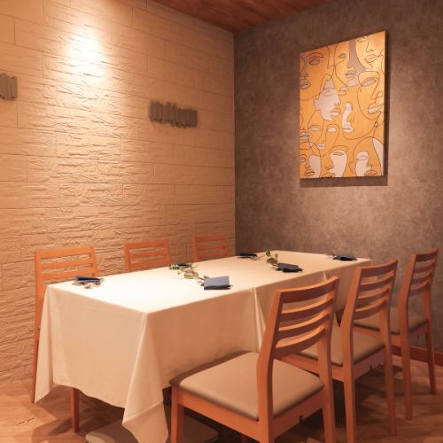 テーブル席です。オシャレ空間♪