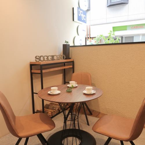 【テラス席】お食事後のカフェタイムなどで利用できるテラス席です。
