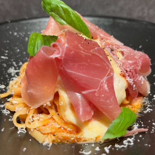 【女性人气】番茄宽面配火腿和马苏里拉奶酪