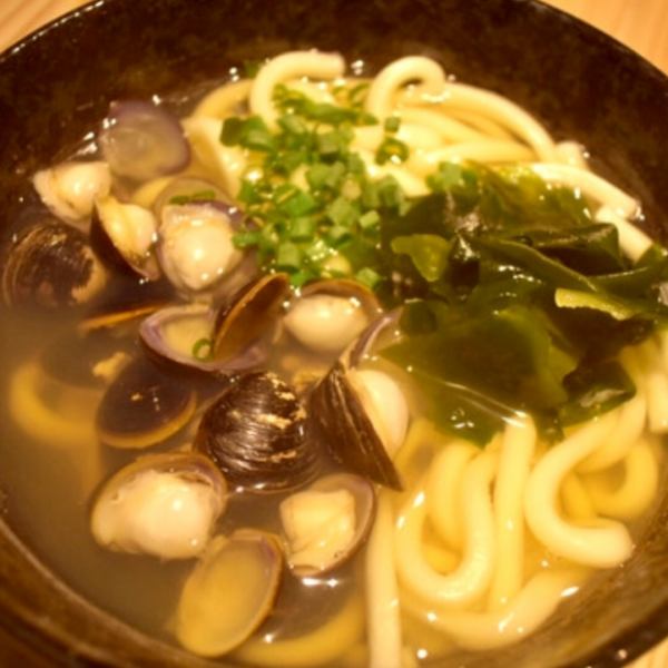 Here's the finale! The "Shijimi Udon" made with freshly caught Yamato clams from Lake Shinji is a must-try dish!