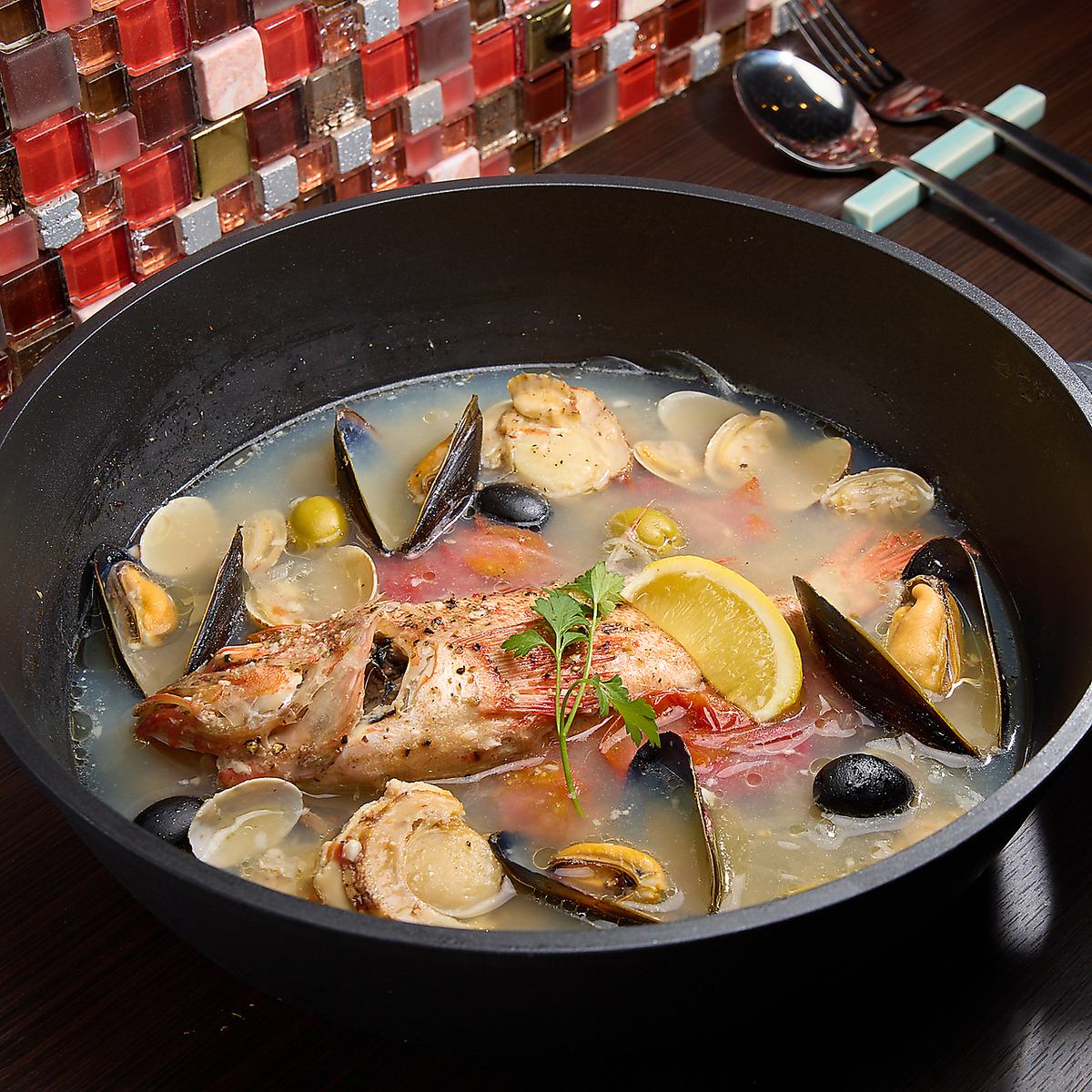 旬の素材を活かした逸品料理が充実。飽きさせない品揃え。