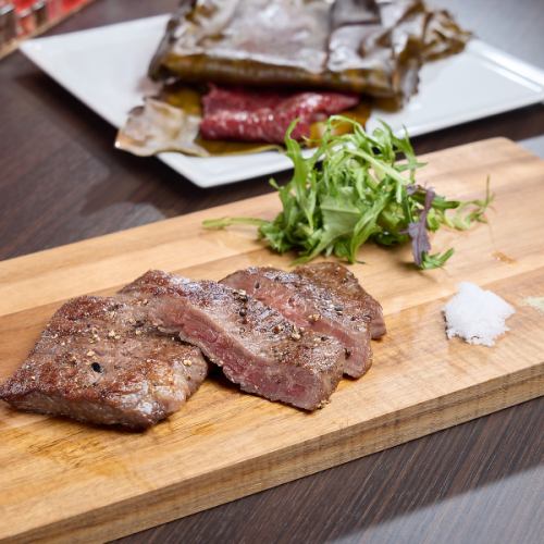 昆布熟成した国産黒毛和牛赤身ステーキ