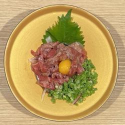 やみつき炙りユッケ