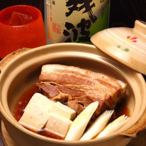 ☆ Explosive popularity ☆ Special dish made with 3 pork simmered in awamori!