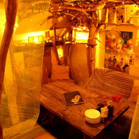 Reservation required !! How about Okinawan cuisine in a tropical space only for people?