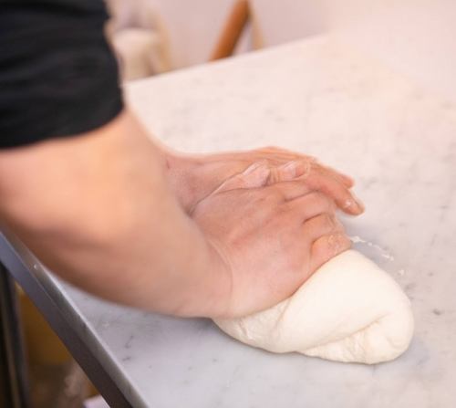 北海道産ブランド小麦で作る自家製生地はもっちもち