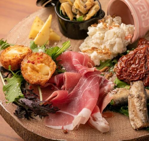 お酒がすすむ♪おまかせアテ盛り