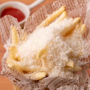 フライドポテト　バルミジャーノチーズがけ