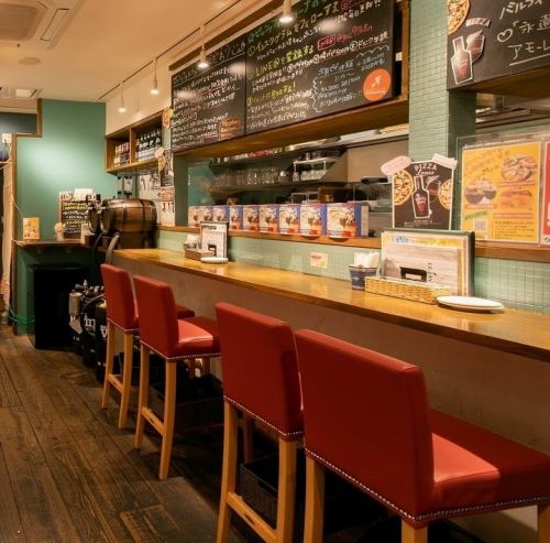 カウンター席のご用意ございます。