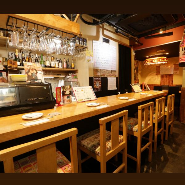 【居心地の良い空間で仲間と楽しむ♪】家族や友人と楽しむのにぴったりなカジュアルダイニング、それが「フレンチおでん　SanPa」です！当店は貸切もできるので、お祝い事や二次会、パーティなどのご利用にもおすすめですよ☆美味しいお料理とお酒で会話も盛り上がる♪ぜひ、大切な方と楽しいひとときをお過ごしください☆