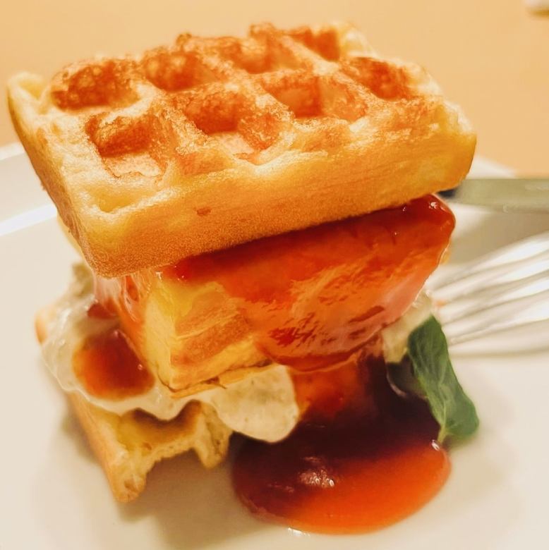 厚焼き玉子のワッフルバーガー