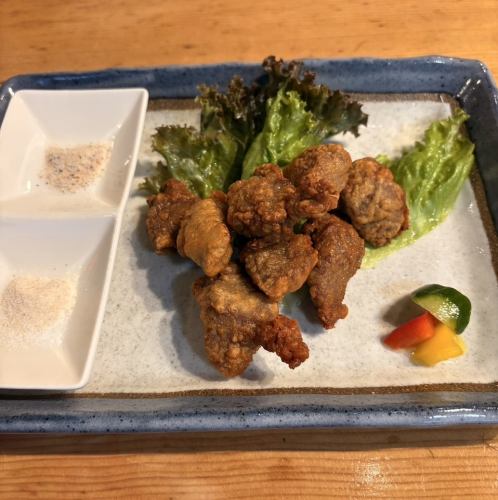 のどぐろと甘海老の出汁塩で牛タンの唐揚げ