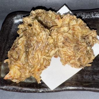 Mozuku seaweed tempura