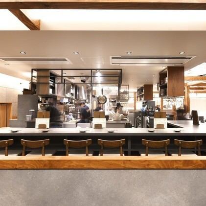 【カウンター席】おひとりでもお気軽に♪キッチンの見えるカウンター席もご用意します!