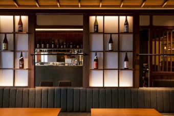 テーブル席は1～2名様のお席を6卓ご用意！人数に合わせたレイアウトでご案内いたします。17～24名様まではテーブル貸切でご用意します！