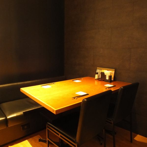 [Recommended for meals after work♪] The sofa seats with a great atmosphere are popular with couples and drinking parties after work.It's spacious and you can relax, so it's perfect for when you want to have a long conversation ★Please feel free to stop by.