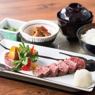 Kuroge Wagyu beef steak dinner set 2,500 yen [Lunch time, online reservations only! Toast drink service]