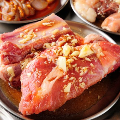 ≪ミリネ定番メニュー！目の前でスタッフがお肉を焼く本場韓国スタイル♪≫ デジカルビ ￥1,900（税込）～