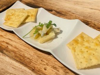 戈贡佐拉奶酪配蜂蜜